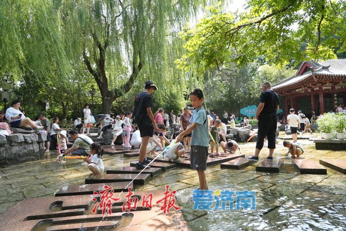 高温炙烤下的泉水“透心凉”