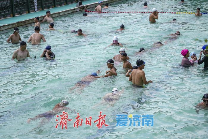 一年四季 泉在济南丨18℃的清凉守护！济南泉水浴场成高温“避暑天堂”