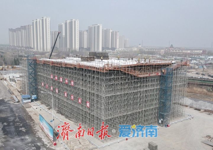 项目强省会｜4.3万吨转体桥取得新进展！腊山河西路北延项目主桥开始上部结构施工