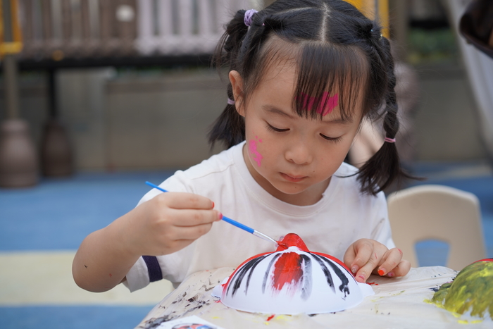 历城区第一机关幼儿园洪楼园开展亲子游园活动