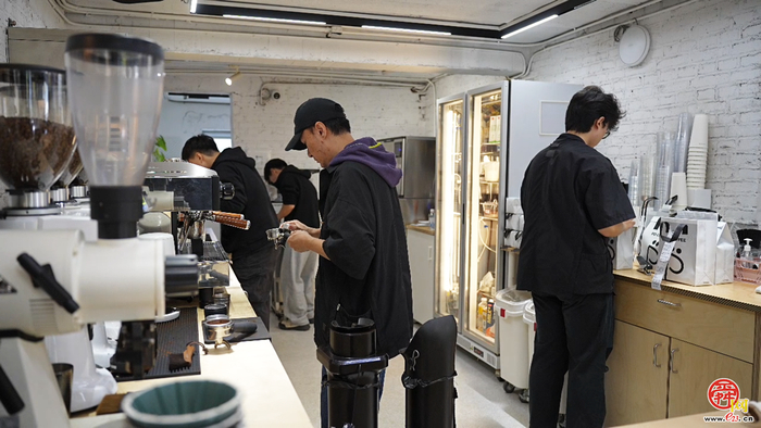 强省会建设丨山东电影洗印厂：从冲洗胶片到“显影”生活，一座老厂房光影重生