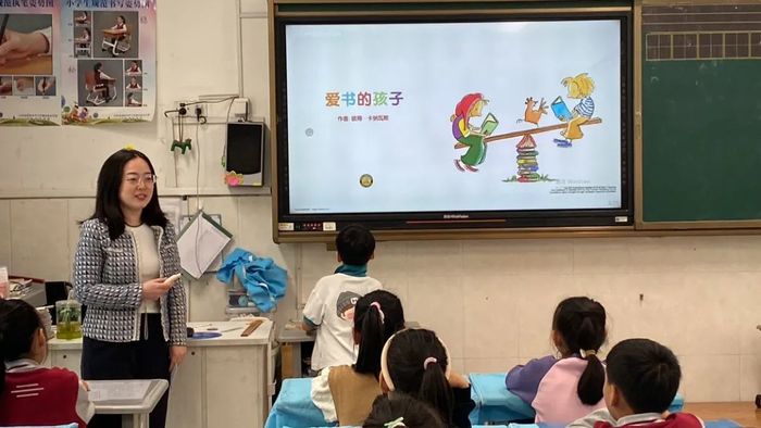 高新区丰奥嘉园小学积极推动“家长进课堂”活动