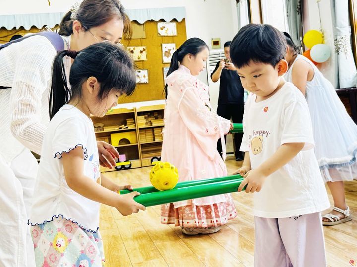 亲子同乐庆六一，科学衔接助成长   ——济南市槐荫区实验幼儿园纬九分园开展“亲子同乐庆六一，科学衔接助成长”活动