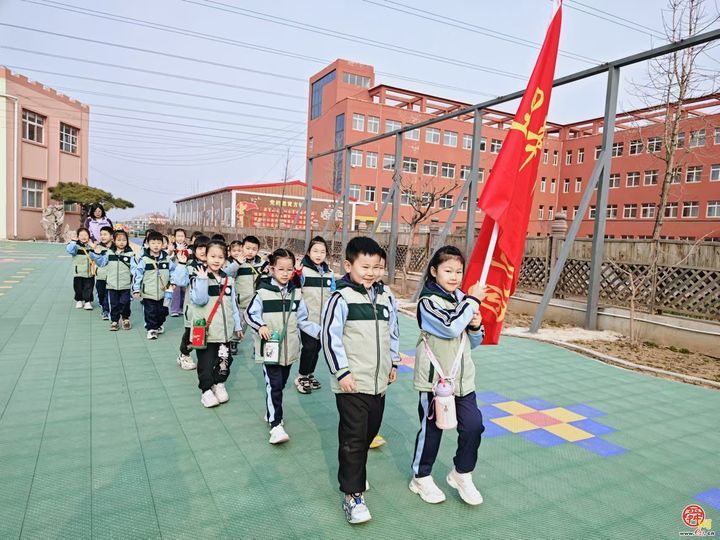 “‘植’一抹新绿  寄一份希望”里辛中心幼儿园走近棋山植树节实践活动