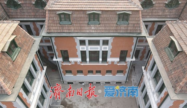 泉城年味气氛组已就位，是“蛇”候过年啦！