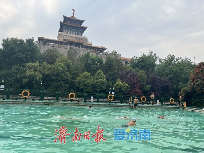 一年四季 泉在济南 