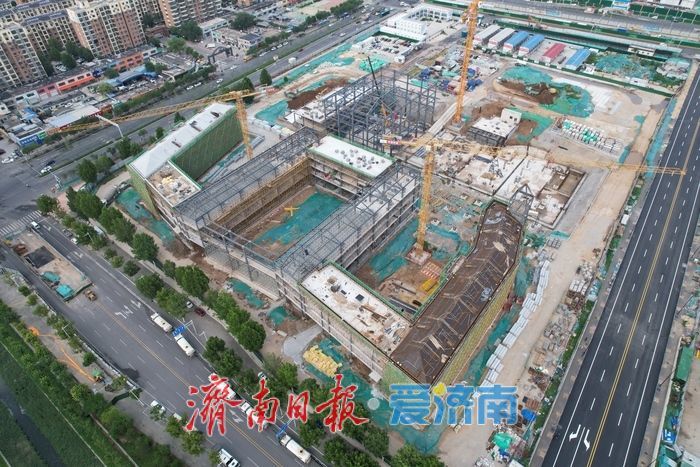 济南工业南路北小学项目初具规模，钢结构施工取得阶段性进展