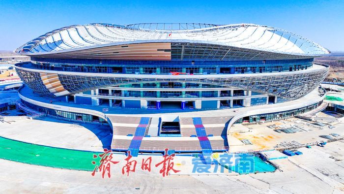 项目强省会｜黄河岸边的绿色智慧：足球场戴上“柔光罩”年省电费数百万