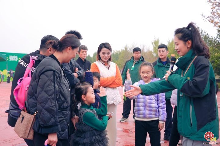 济南一山东明“猩”开启冬季大葱盛宴