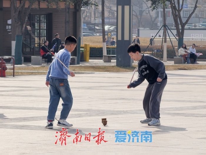 气温攀升暖意浓