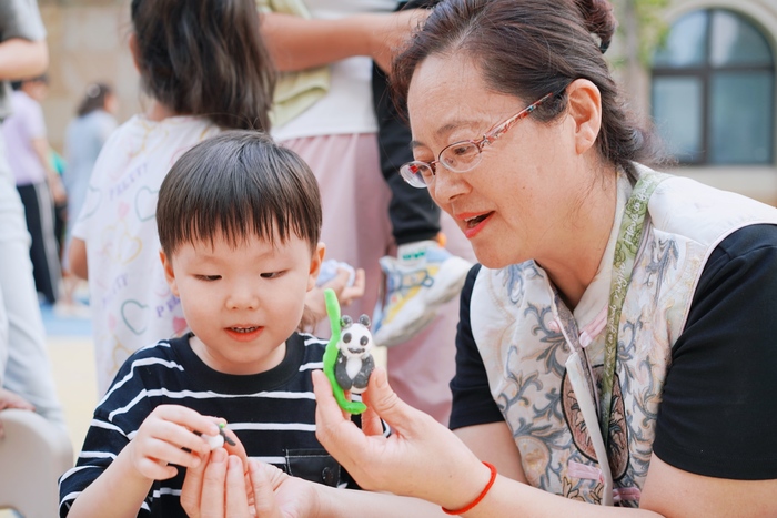 历城区第一机关幼儿园洪楼园开展亲子游园活动