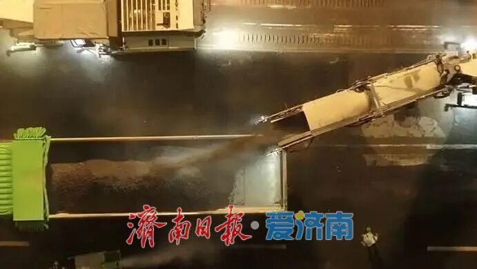 提升抗车辙抗疲劳能力！经十路这种新材料太抗压了！