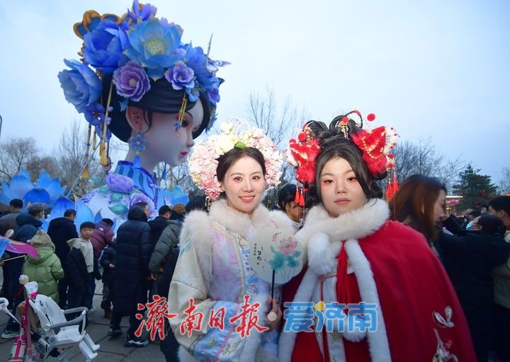 【网络中国节·元宵】“泉”在济南过大年｜“雨荷”集结，为泉城新春增添亮丽风景线