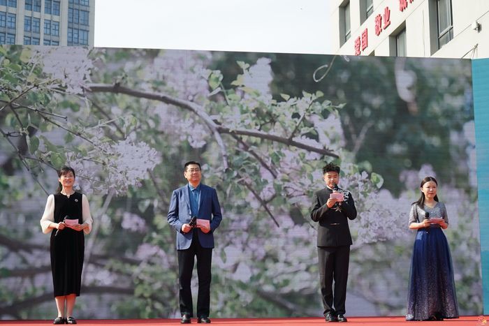 诗香润匠心 文化铸根基——济南传媒学校第二届“丁香花开”校园诗会圆满举行