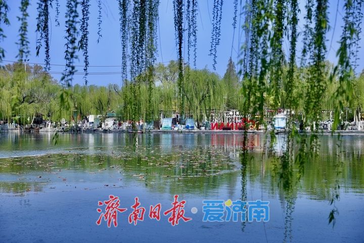 济南明府城游人如织 预热清明假期