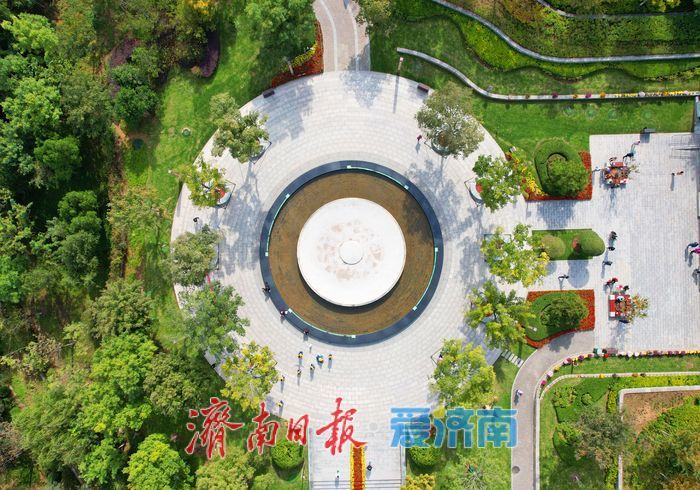 金秋染林间 佛慧山景区秋色引客来