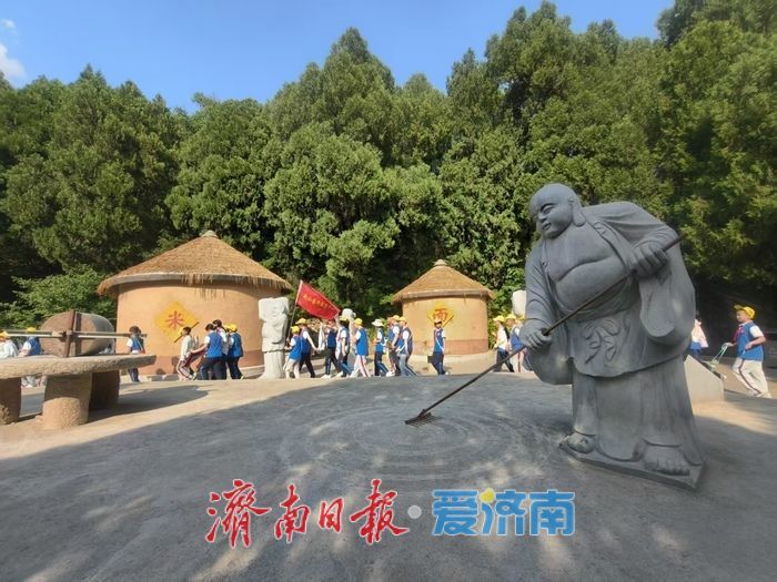 一年四季 泉在济南丨千年古塔映青山