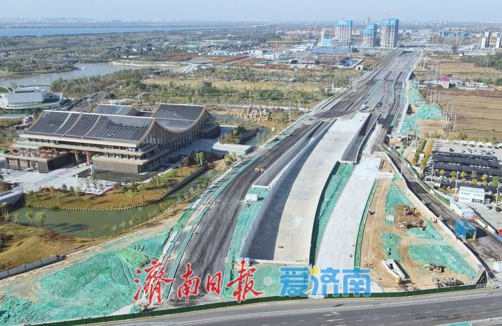 济南黄河大道二期鹊华东路半定向地下匝道主体展现新貌
