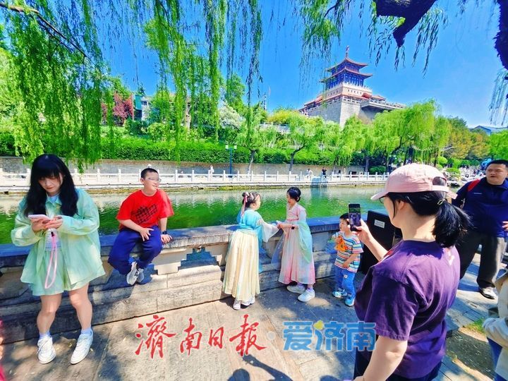 泉韵涌动人气旺 泉水游持续火爆领跑文旅市场