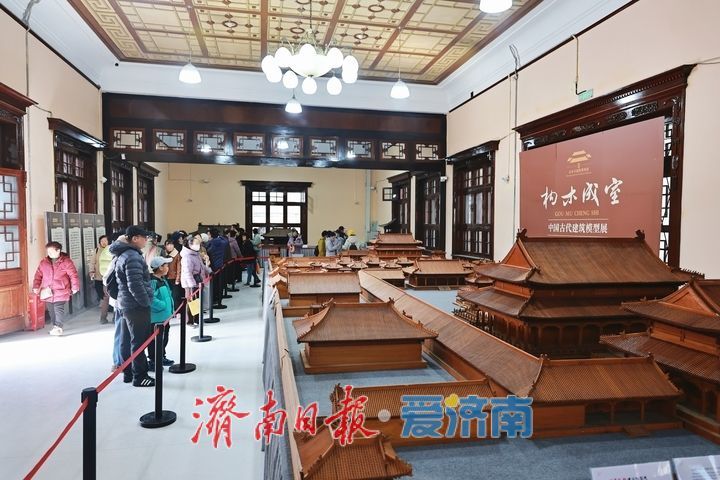 榫卯传古韵 中国古代建筑模型展持续火爆
