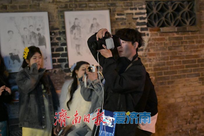 起凤桥春夜人气不减 成夜间拍照打卡热点