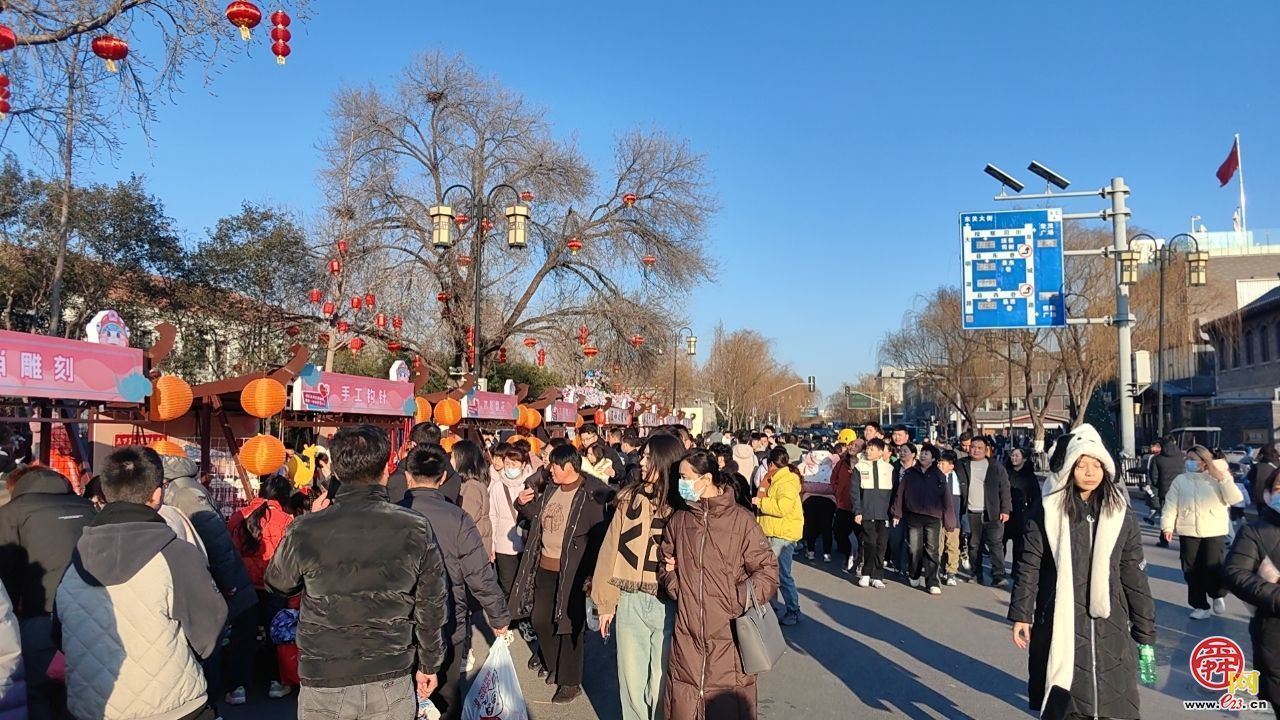 【网络中国节·春节】泉在济南过大年｜济南明湖市集火热进行中 “城湖一体”展现泉城新魅力