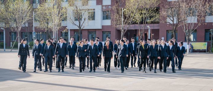 历城二中艺术团指导教师团队 荣获“2026年度济南市教书育人榜样”光荣称号