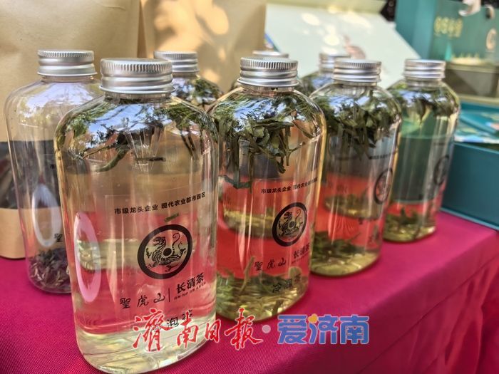 何以消暑，泉畔吃茶