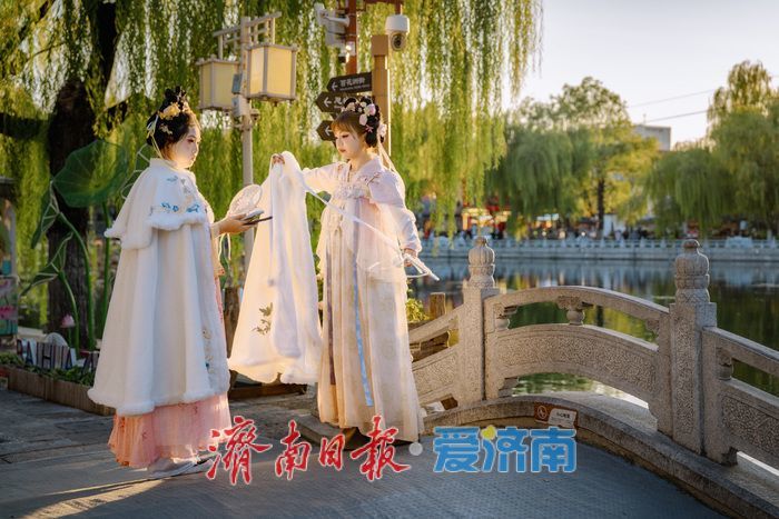 济南明府城：秋日古韵浓 老城画中游