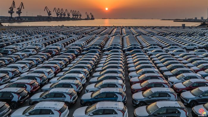 “青春华章 向海图强”