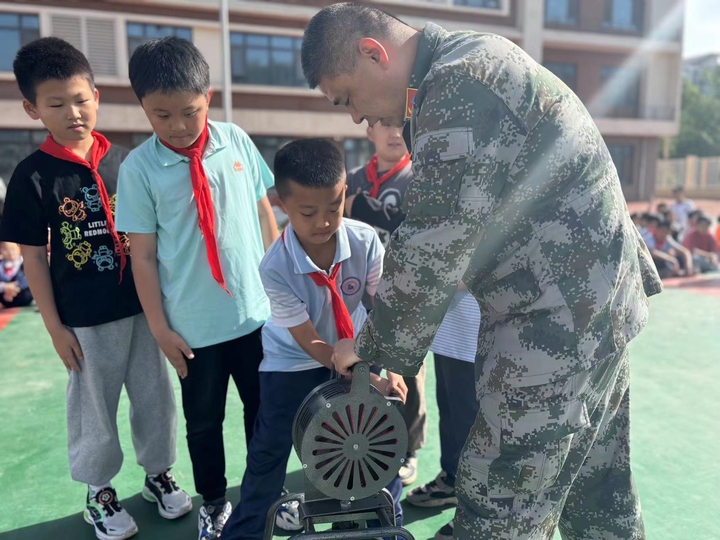 国防教育法制宣传走进济南市天桥区汇才小学