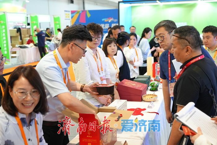 超2000家采购商、300 家企业汇聚泉城！掀起乐购外贸优品“双向奔赴”