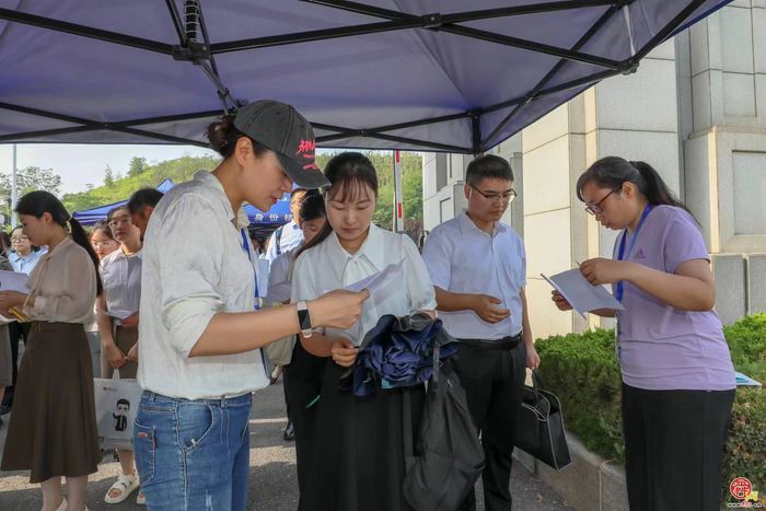 2024年济南市高校毕业生“三支一扶”计划招募面试顺利举行