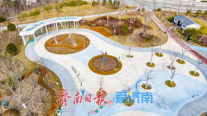 一年四季 泉在济南丨济南医学中心悦动绿谷公园焕发新姿