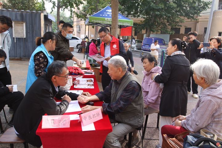 “善润启明 情暖重阳” 敬老主题党日暨慈善公益市集活动启动
