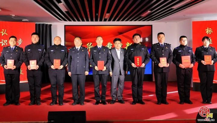 济南交警举办“中国人民警察节”主题活动