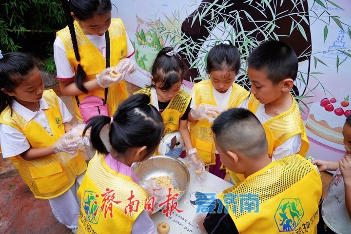 熊猫“娅双”24岁生日会为暑期收尾增添满满仪式感！