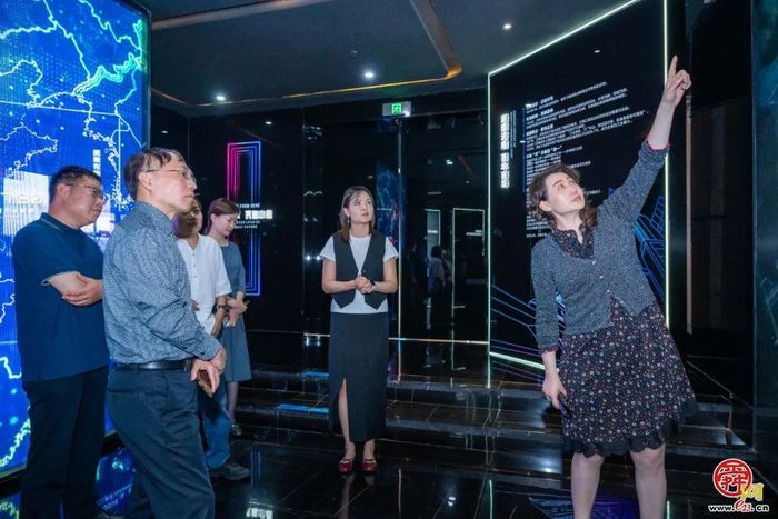 2025年槐荫区全国科技工作者日庆祝活动暨中国生物工程学会人工智能与医养健康大会槐荫分会场顺利召开