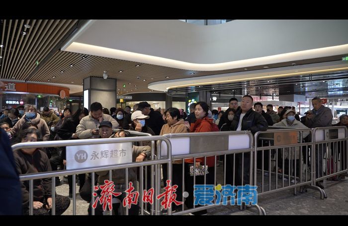 人山人海，“胖东来的魔力”在济南再次上演