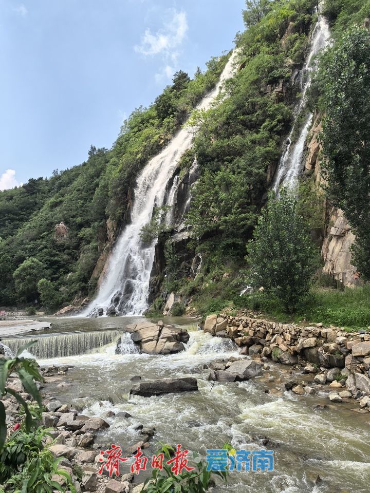 一年四季 泉在济南丨黄巢飞瀑奔涌去 一帘清凉入画来