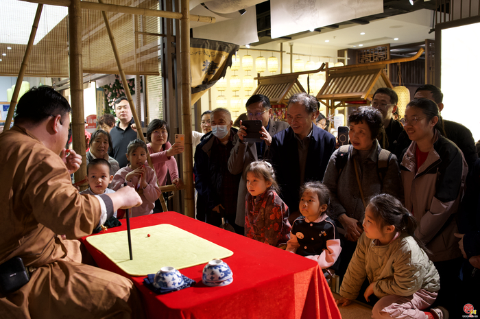 宋风亲子·词伴成长 定格新春温情瞬间