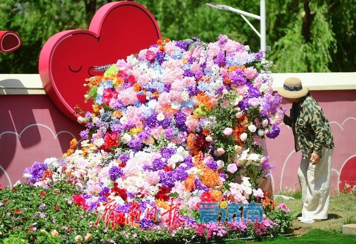 “五一”来CBD听“花瀑心语”！济南中央商务区新添一处网红打卡地