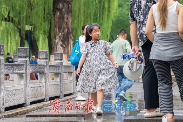 群泉奔涌，尽享清凉