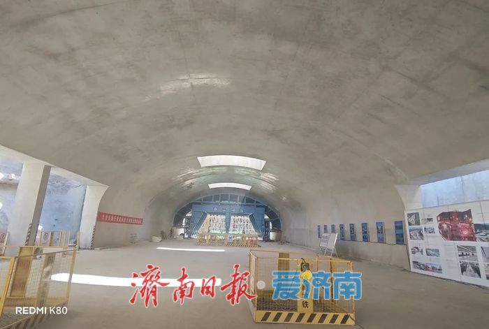 轨道交通9号线一期工程荷花路站主体结构封顶