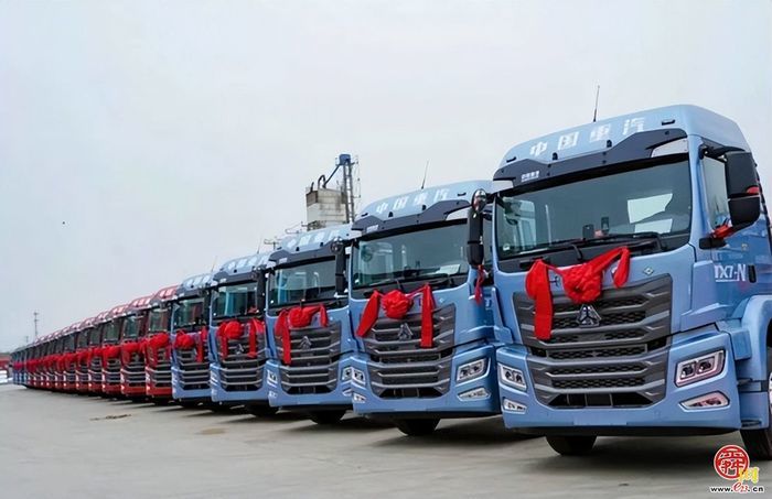 60台中国重汽豪沃TX燃气车盛大交付，领跑2026新征程