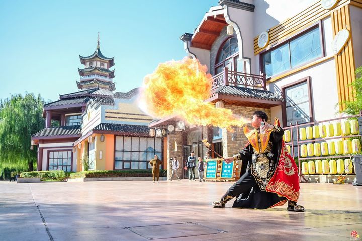 济南方特“新春灯会”开启超前体验！沉浸式盛宴邀您先睹为快