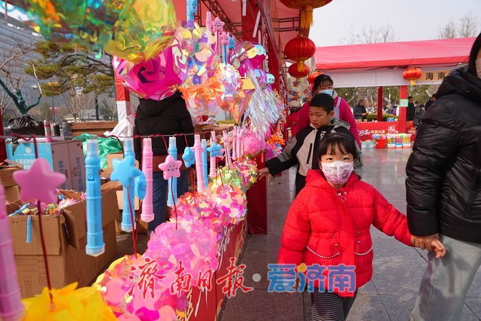 逛非遗好品大集 品泉城烟火年味