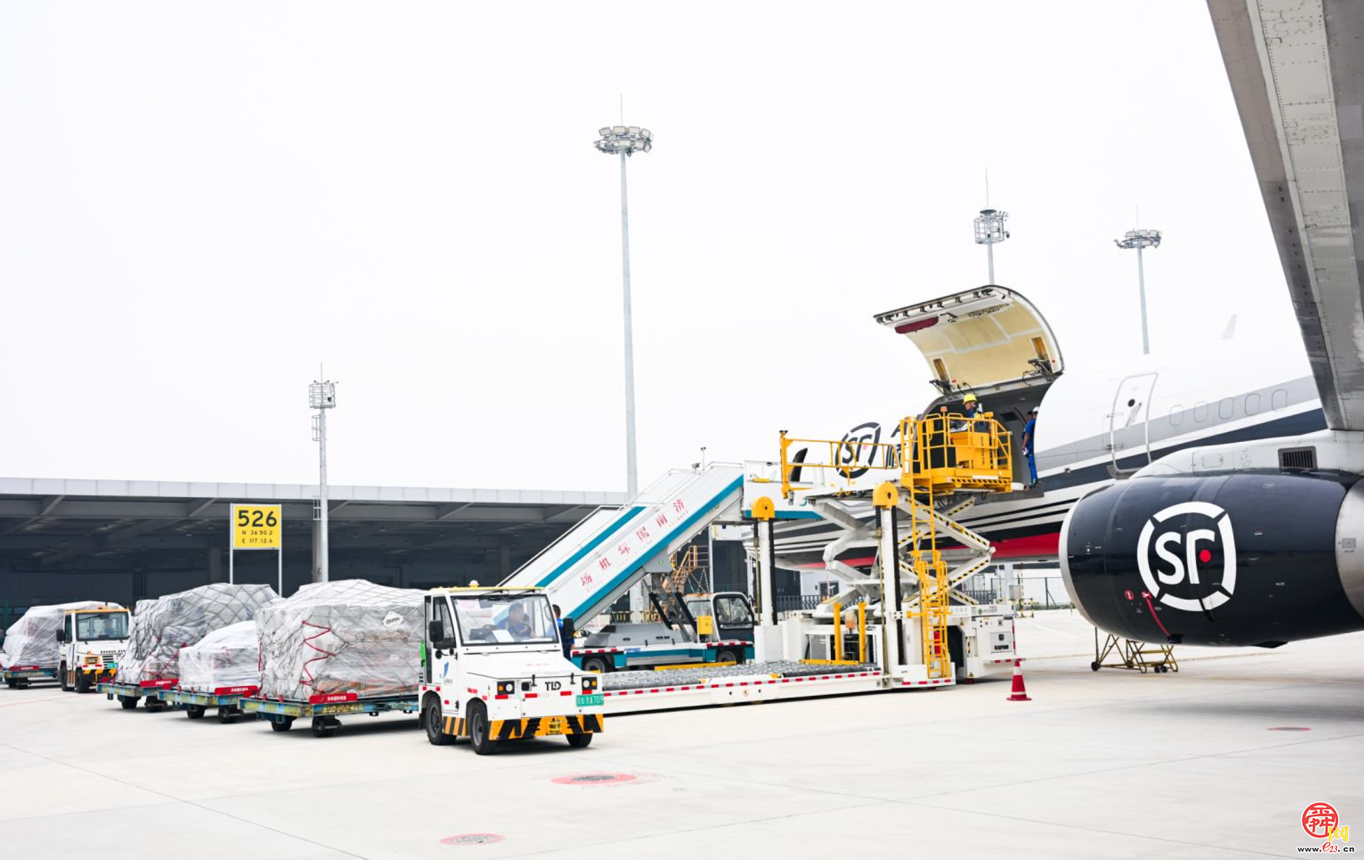 开辟空中经贸新通道  济南城市建设集团济南—仁川国际货运航线正式启航