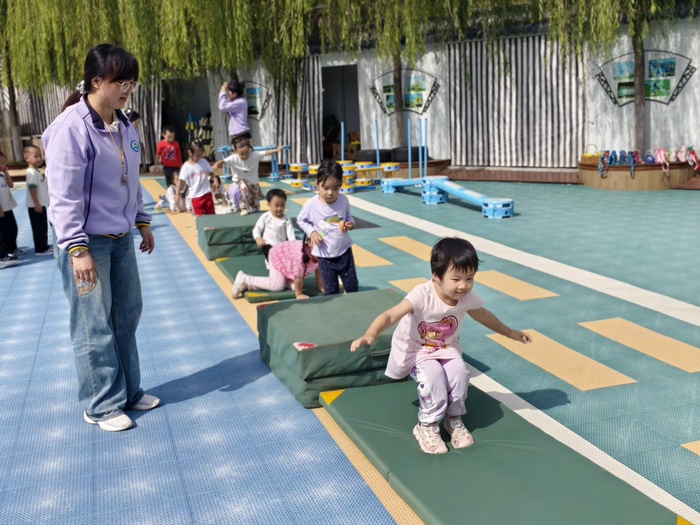 活力飞扬颂祖国！蒙润幼教集团开展运动展演活动