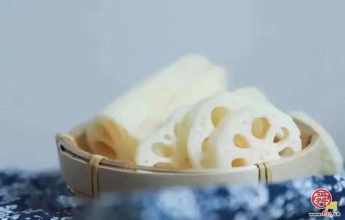 为哪吒重塑肉身，试试白云湖的藕？